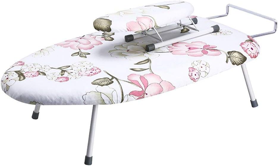 La planche de table combine une surface laissant passer la vapeur avec une partie textile en coton